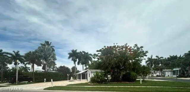 1112 Platinum Lake Ln, Naples, Florida 34114