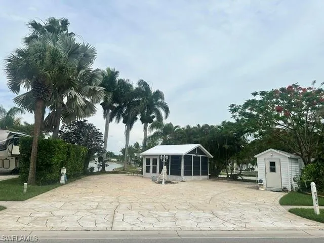 1112 Platinum Lake Ln, Naples, Florida 34114