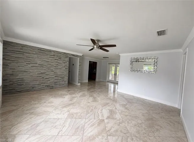 565 6th St Se, Naples, Florida 34117