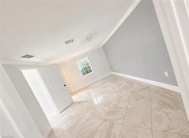 565 6th St Se, Naples, Florida 34117