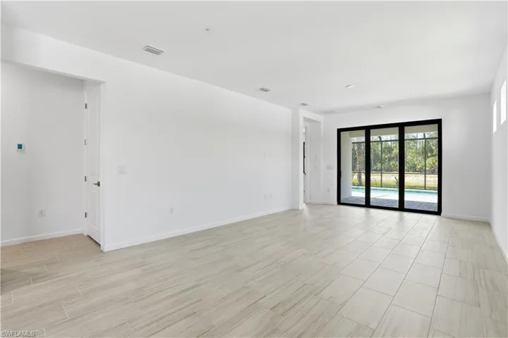 2139 Freemont Way, Naples, Florida 34120