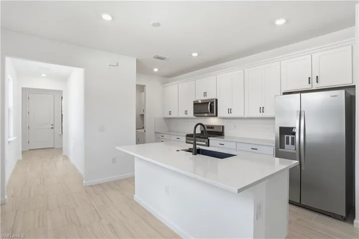 2139 Freemont Way, Naples, Florida 34120