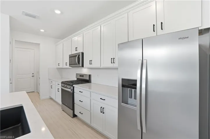 2139 Freemont Way, Naples, Florida 34120