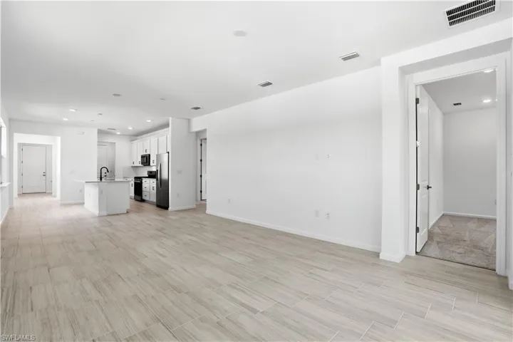 2139 Freemont Way, Naples, Florida 34120
