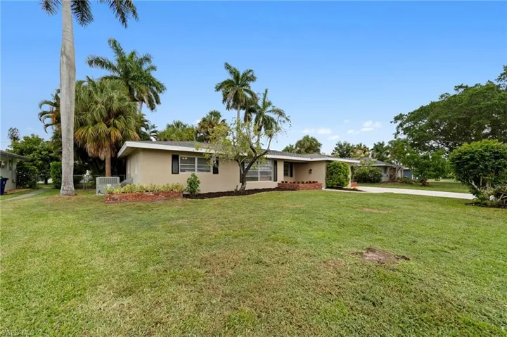 5046 Northampton Dr, Fort Myers, Florida 33919