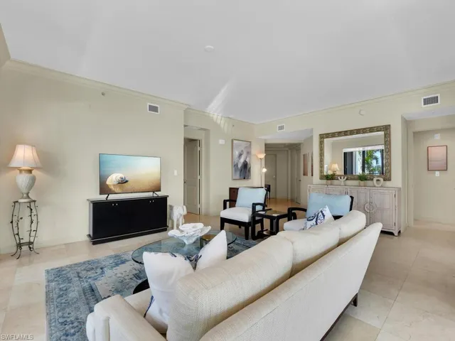 1490 5th Ave S 200a, Naples, Florida 34102