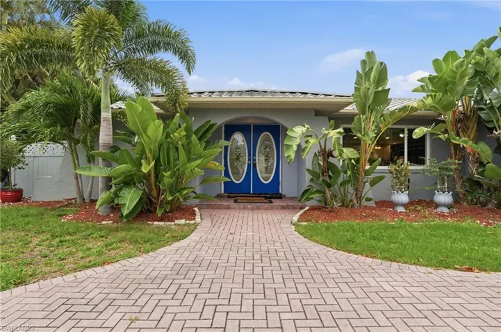 6114 Deer Run, Fort Myers, Florida 33908