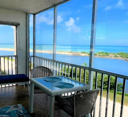 Screened Balcony/Terrace View 2