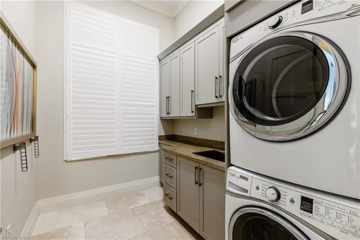Laundry sink