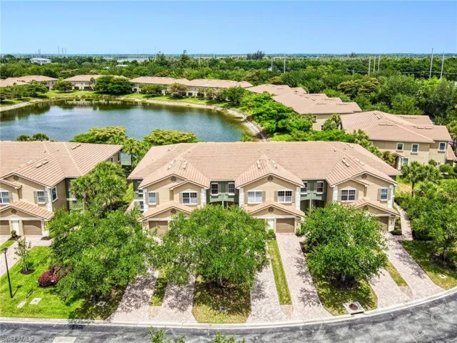 3211  Cottonwood  BEND, Fort Myers, FL 33905