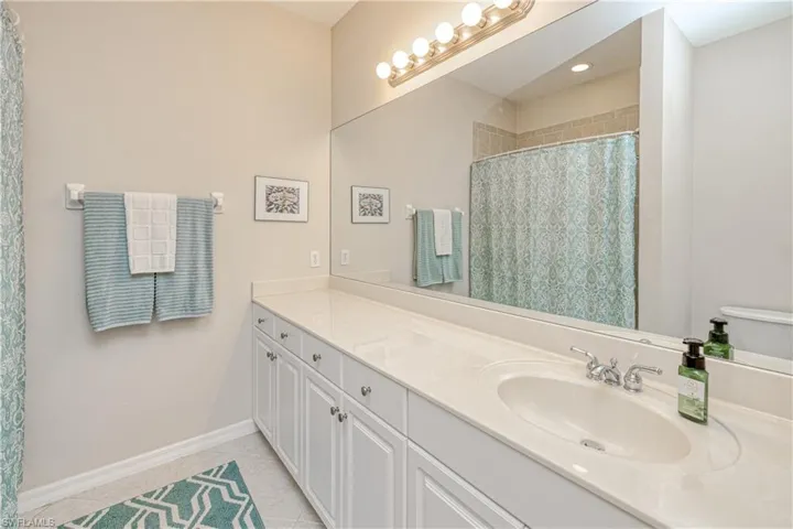 3211  Cottonwood  BEND, Fort Myers, FL 33905