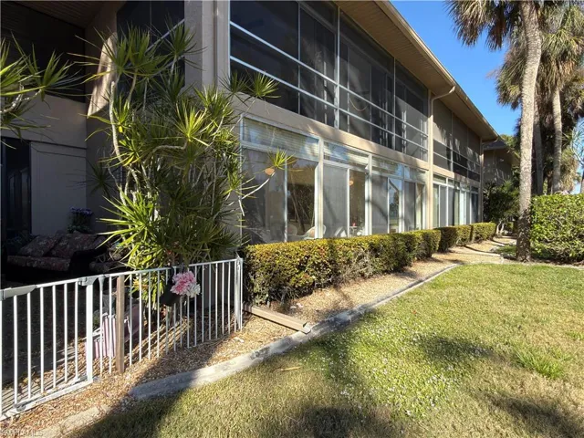 View of apartment building / complex