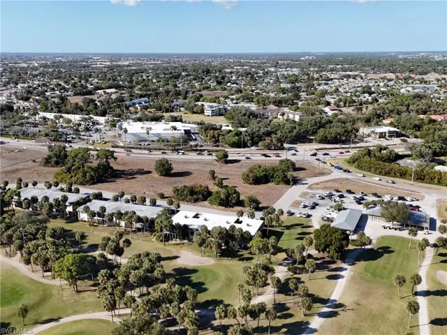Bird's eye view of a golf course