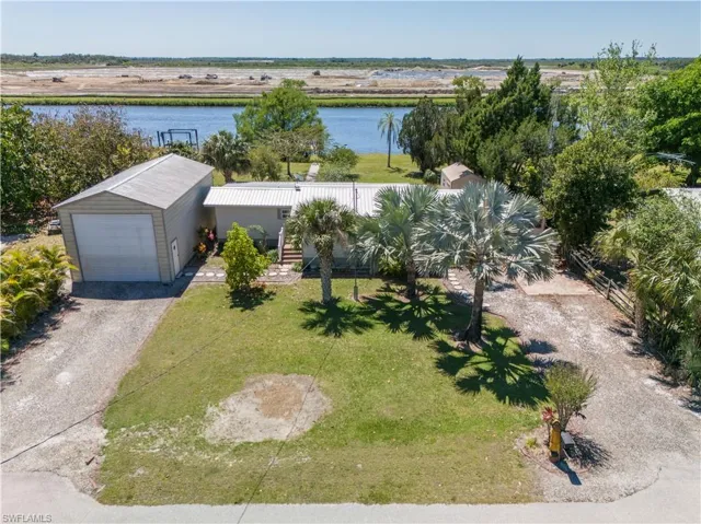 1014 E Anchor Ln, Moore  Haven, FL 33471