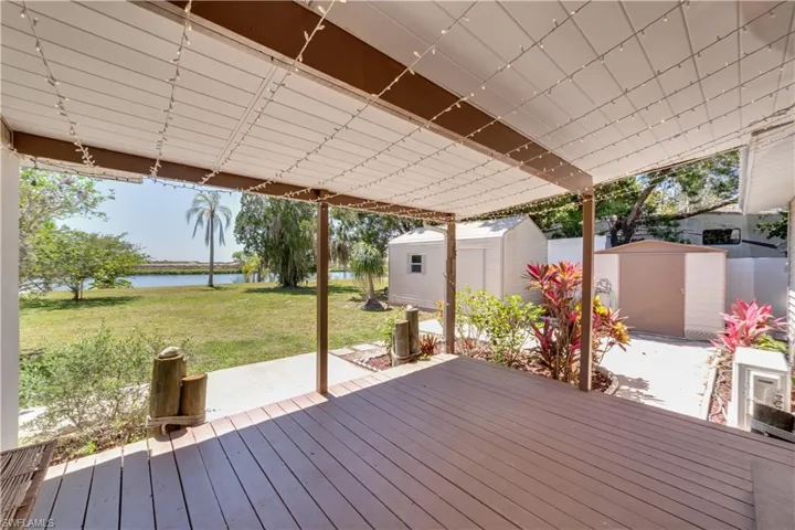1014 E Anchor Ln, Moore  Haven, FL 33471