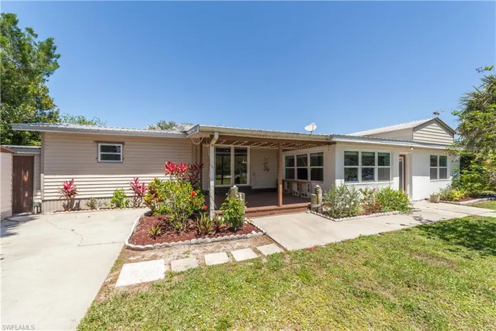 1014 E Anchor Ln, Moore  Haven, FL 33471