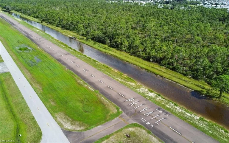 18683 Baseleg Ave, North Fort Myers, Florida 33917