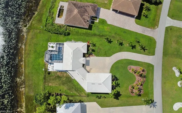 18683 Baseleg Ave, North Fort Myers, Florida 33917