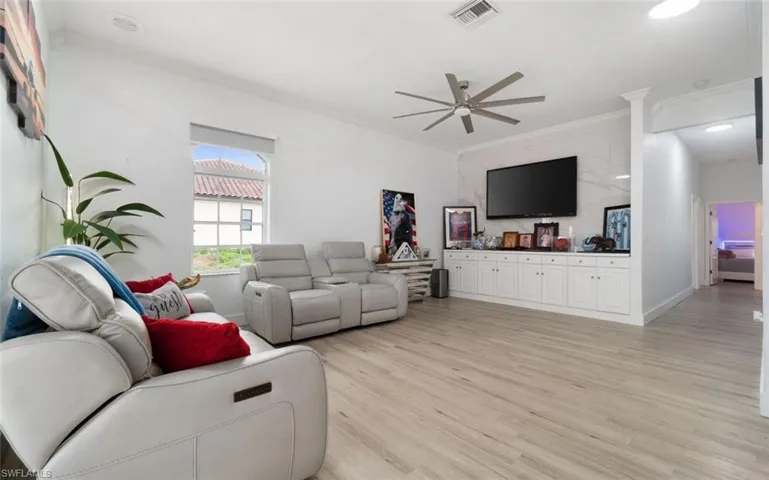 18683 Baseleg Ave, North Fort Myers, Florida 33917