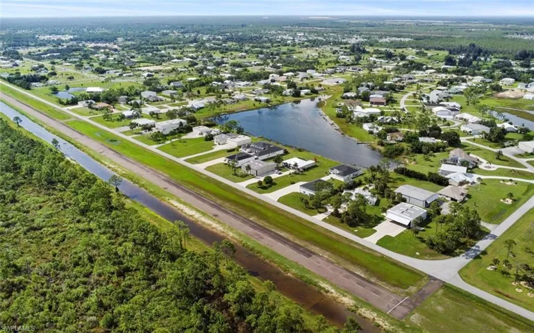 18683 Baseleg Ave, North Fort Myers, Florida 33917