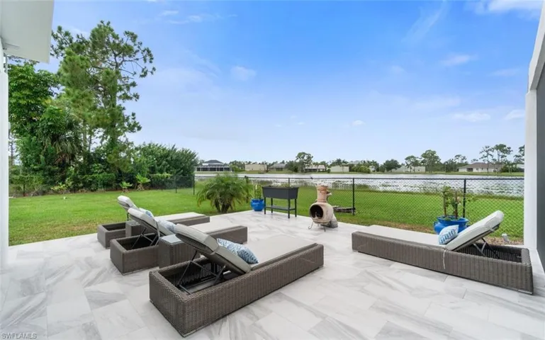 18683 Baseleg Ave, North Fort Myers, Florida 33917