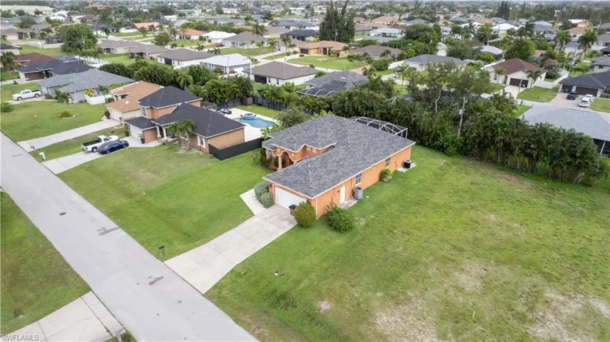 1217 SW 33rd  TER, Cape Coral, FL 33914