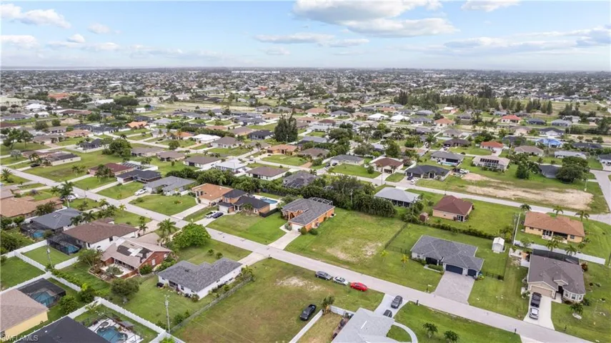 1217 SW 33rd  TER, Cape Coral, FL 33914