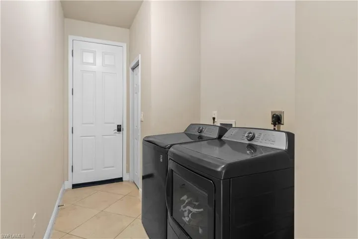1217 SW 33rd  TER, Cape Coral, FL 33914