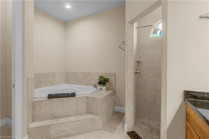1217 SW 33rd  TER, Cape Coral, FL 33914