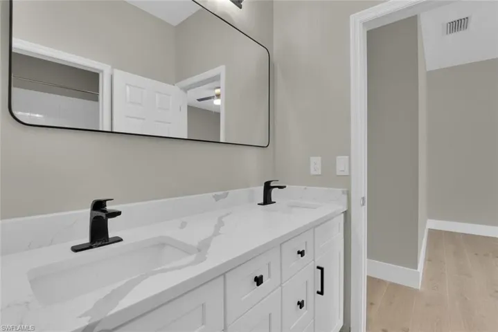 Jack n Jill 1 fl bathroom