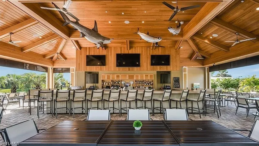 Bahama Bar Restaurant