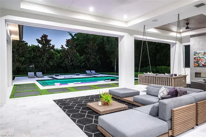 728 Carica Rd, Naples, Florida 34108
