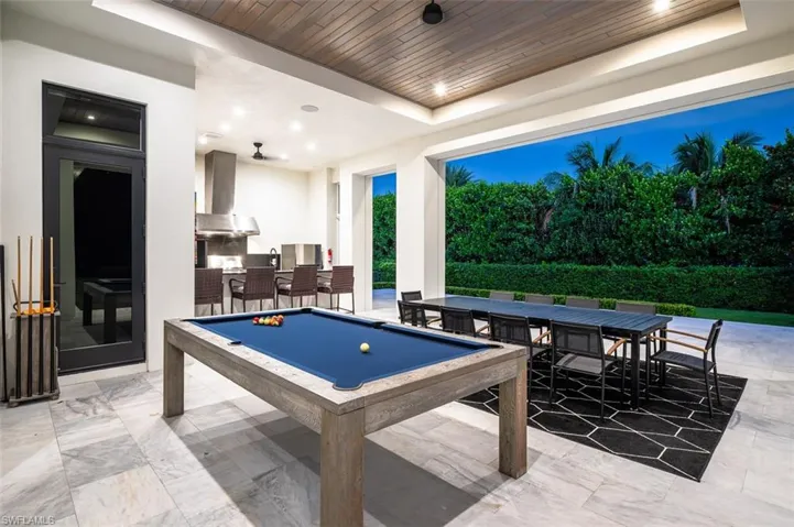 728 Carica Rd, Naples, Florida 34108