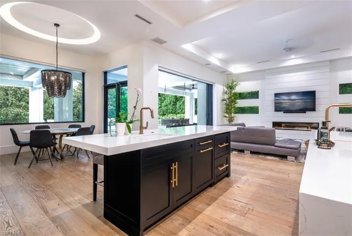 728 Carica Rd, Naples, Florida 34108