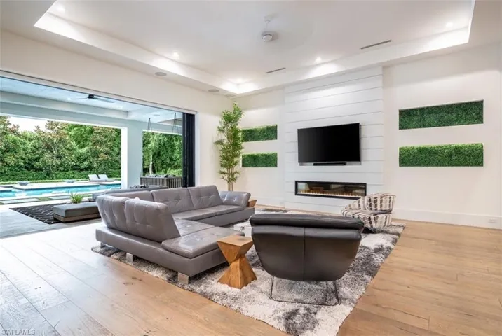 728 Carica Rd, Naples, Florida 34108