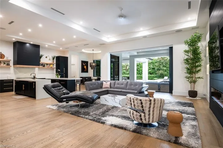 728 Carica Rd, Naples, Florida 34108