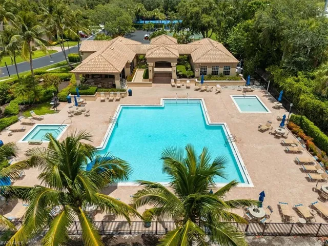 7550  Citrus Hill  LN, Naples, FL 34109
