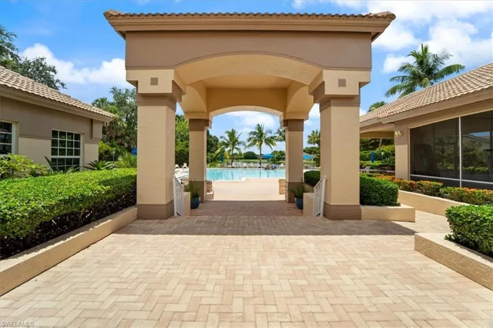 7550  Citrus Hill  LN, Naples, FL 34109