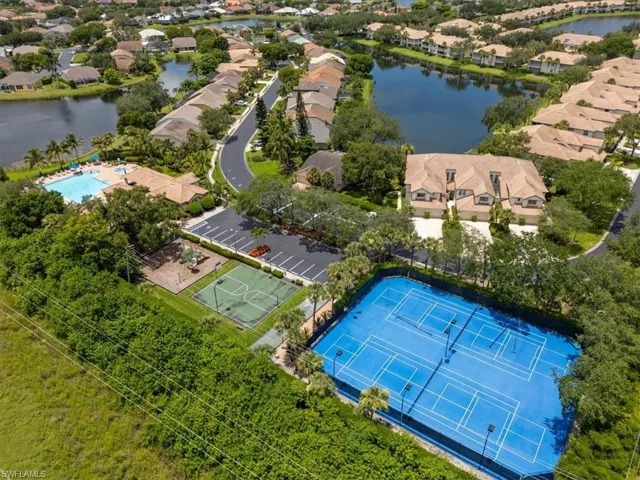 7550  Citrus Hill  LN, Naples, FL 34109