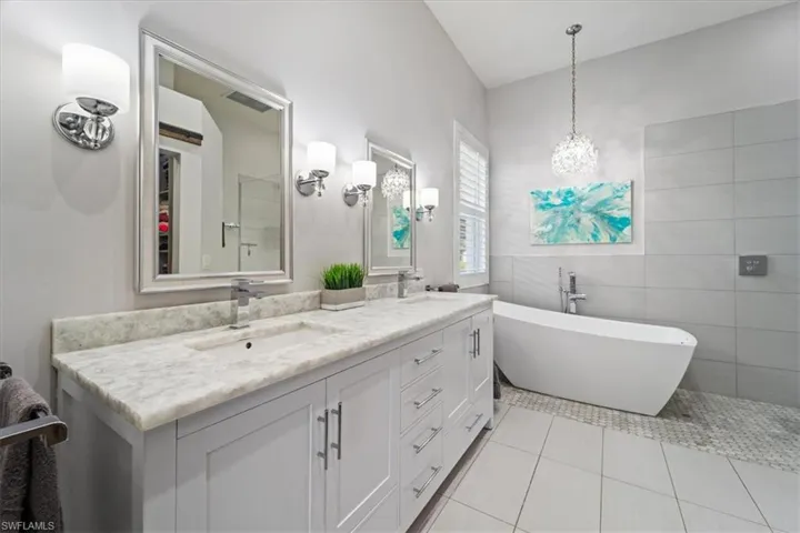 7550  Citrus Hill  LN, Naples, FL 34109