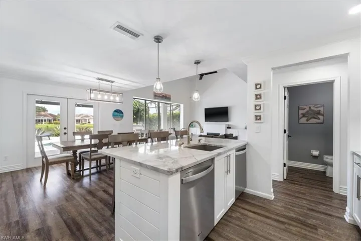 7550  Citrus Hill  LN, Naples, FL 34109