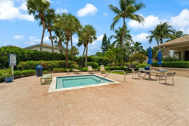 7550  Citrus Hill  LN, Naples, FL 34109