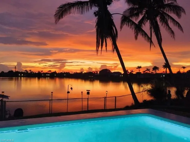 A magnificent view of Lake Manitoba from the comfort of your lanai or family room. Priceless!