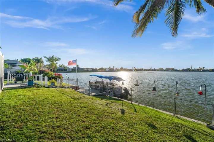 Located with a center view of Lake Manitoba, picturesque from every angle.