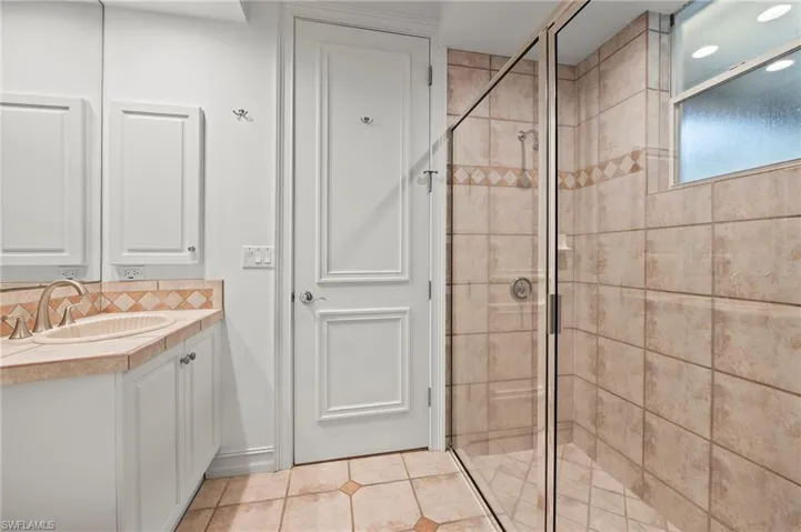Secondary Master Bath