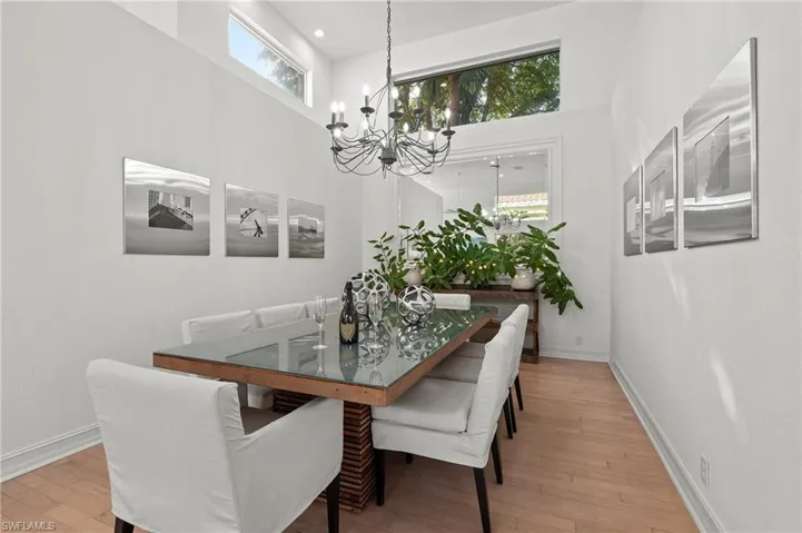 Light & Bright Dining Room