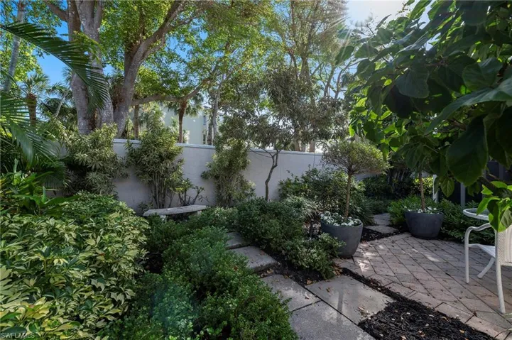 Expansive Wrap-Around "Secret Garden"