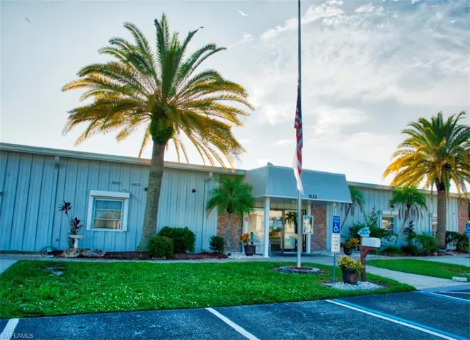 3049  Longview  LN, North Fort Myers, FL 33917