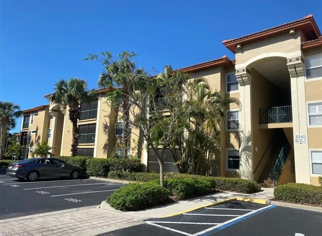 8940 Colonnades Ct E 715, Bonita Springs, Florida 34135