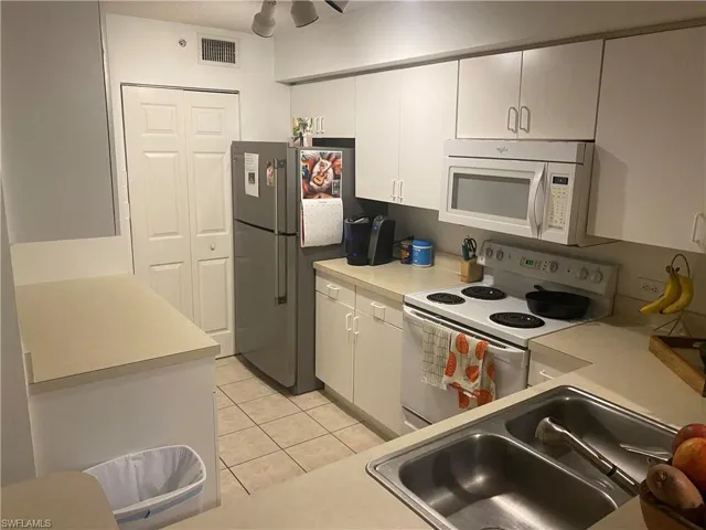 8940 Colonnades Ct E 715, Bonita Springs, Florida 34135